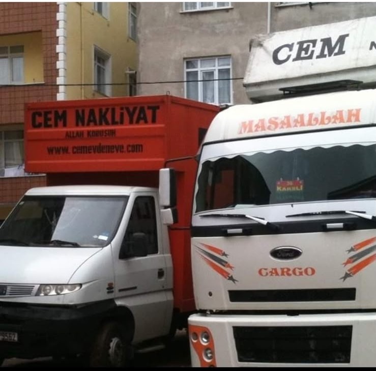 Cem Nakliyat araç filosu ve depo